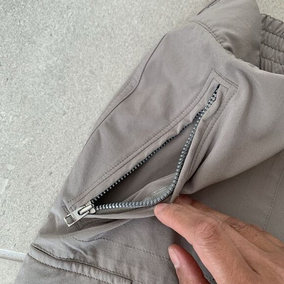 Athleta Women's Cargo Shorts Hiking Chelsea Zipper Pockets Gray Taupe Size 12 - Picture 6 of 7